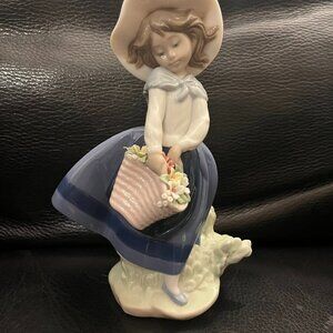 LLADRO 1983 #5222 "PRETTY PICKINGS" GIRL W/ BASKET OF FLOWERS-Retired